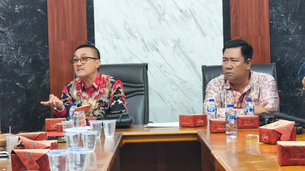 Ketua Pansus 2 Syahrial Gunawan, B. Ac memimpin RDP terkait Raperda LPJP APBD 2024