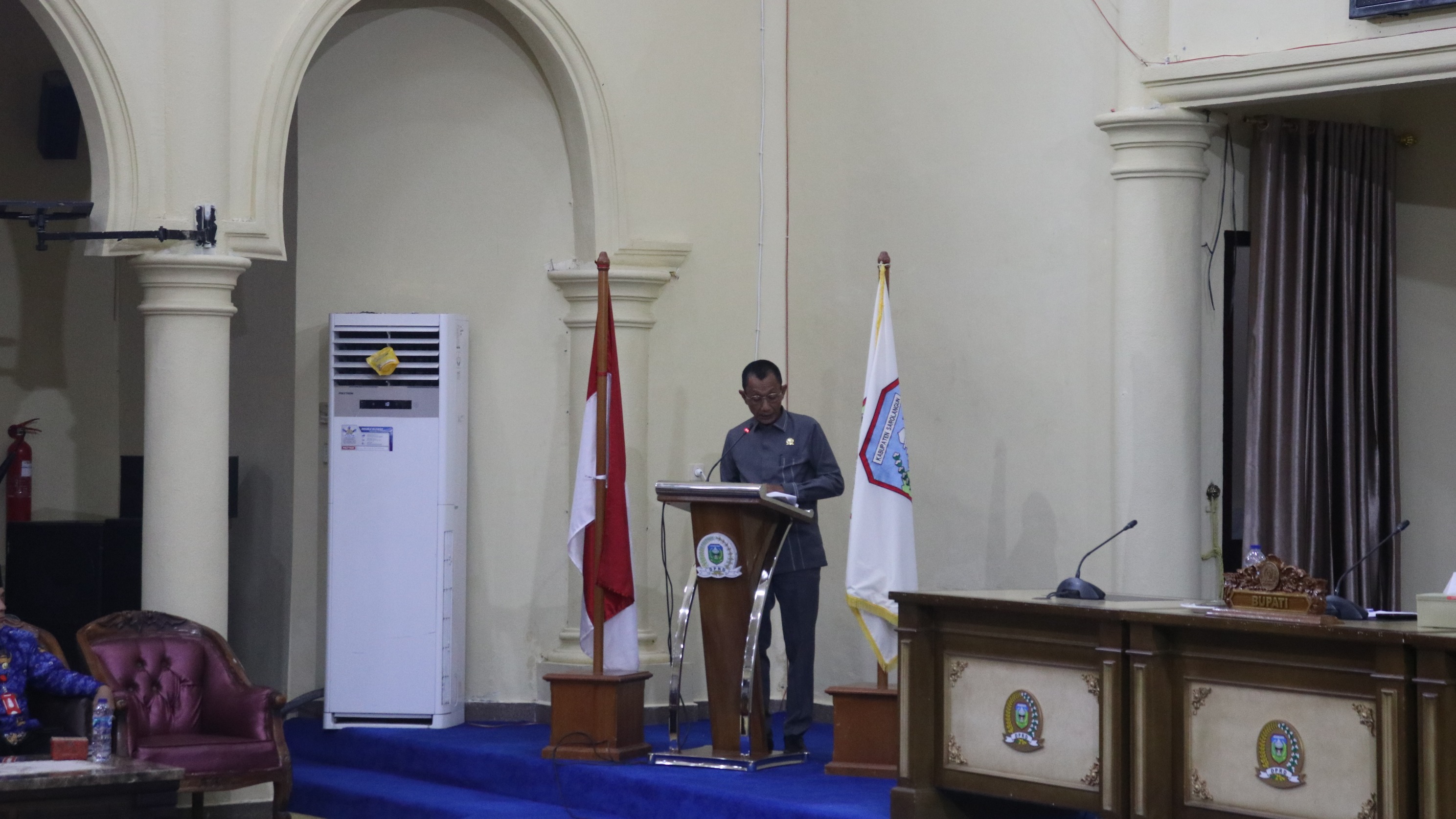Juru Bicara Pansus Yusuf Helmi AB, S.E menyampaikan laporan pansus.